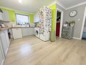 Osbornes Court- click for photo gallery